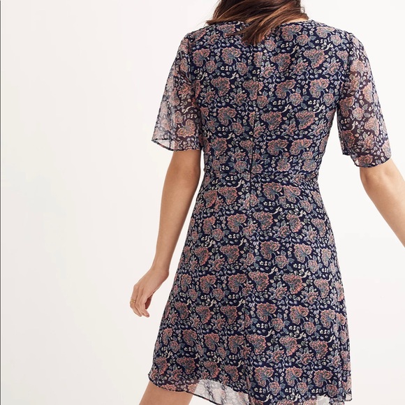 Orchard Flutter-Sleeve Dress in Fan Floral Mix - Picture 3 of 4
